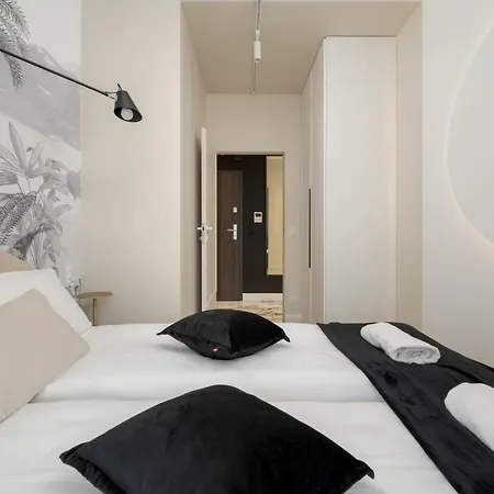 Elegant With Parking On Kepa Mieszczanska By Renters Prestige *