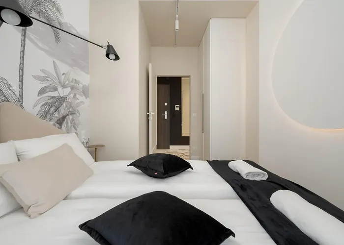 Elegant With Parking On Kępa Mieszczańska By Renters Prestige *