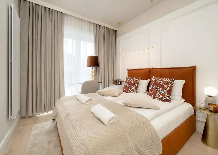 Elegant With Parking On Kępa Mieszczańska By Renters Prestige Apartament *