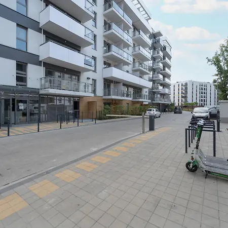 Elegant With Parking On Kępa Mieszczańska By Renters Prestige Apartament