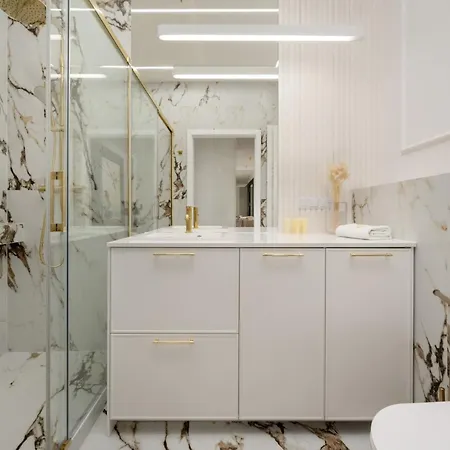 Elegant With Parking On Kepa Mieszczanska By Renters Prestige Apartament *