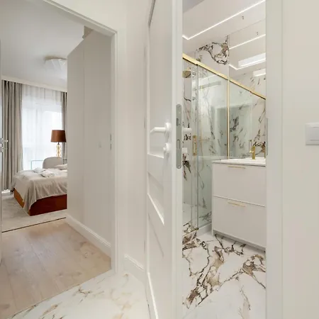 Daire Elegant With Parking On Kepa Mieszczanska By Renters Prestige *