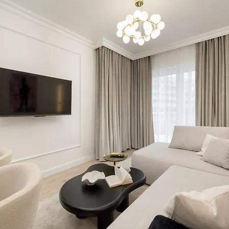 Elegant With Parking On Kepa Mieszczanska By Renters Prestige