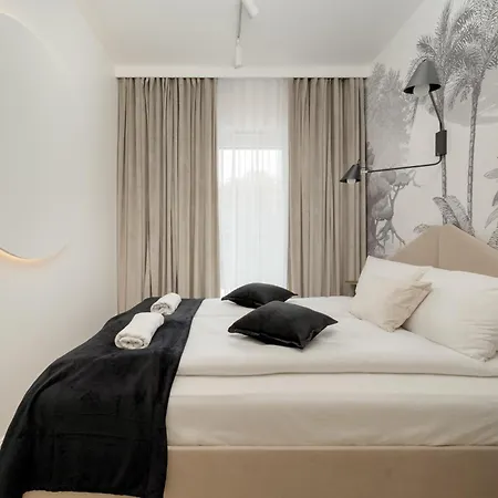 Elegant With Parking On Kepa Mieszczanska By Renters Prestige