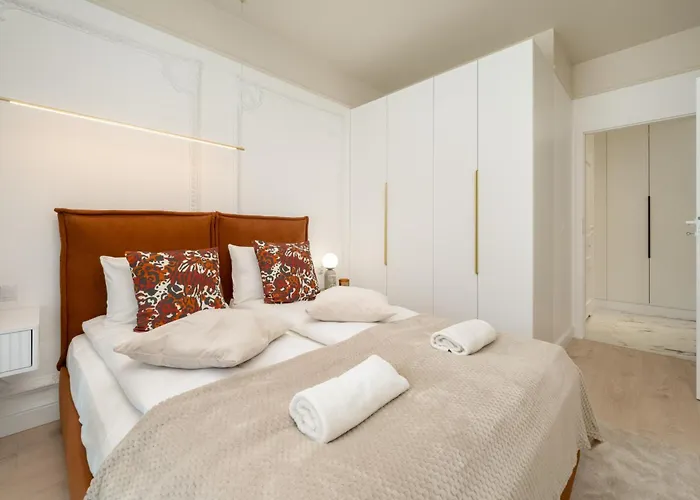 Elegant With Parking On Kepa Mieszczanska By Renters Prestige