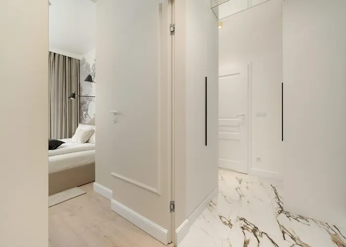 Elegant With Parking On Kepa Mieszczanska By Renters Prestige Wrocław