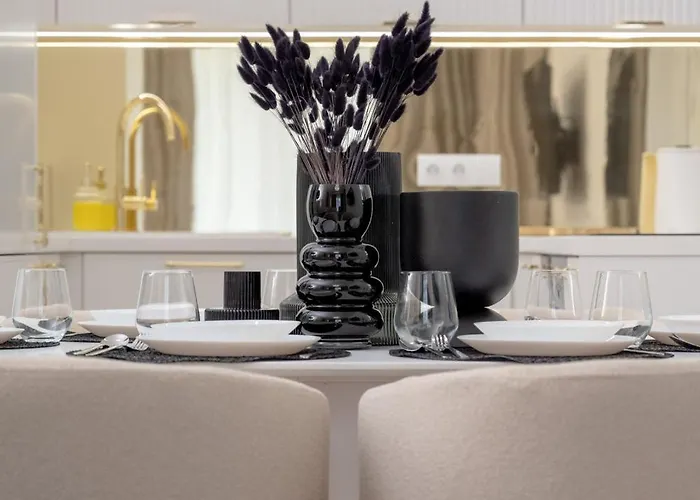 Elegant With Parking On Kepa Mieszczanska By Renters Prestige * Wrocław